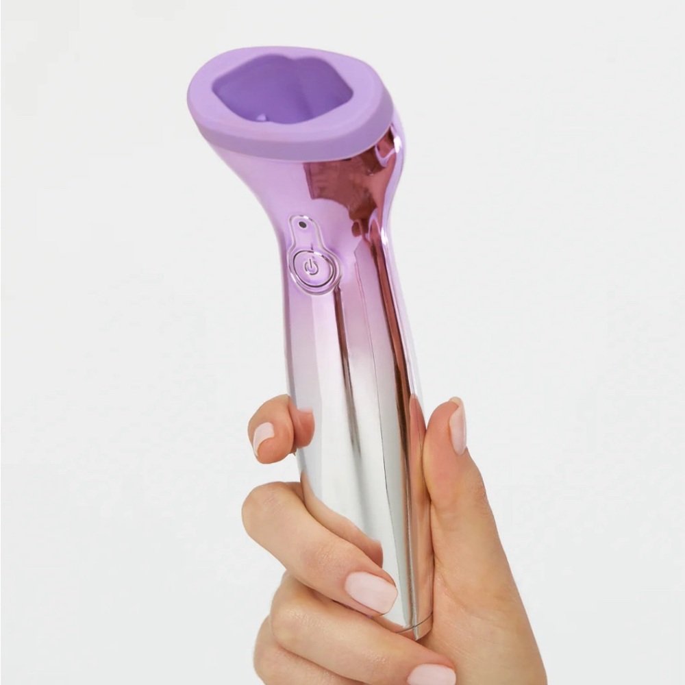 $65 THE LIP GIZMO